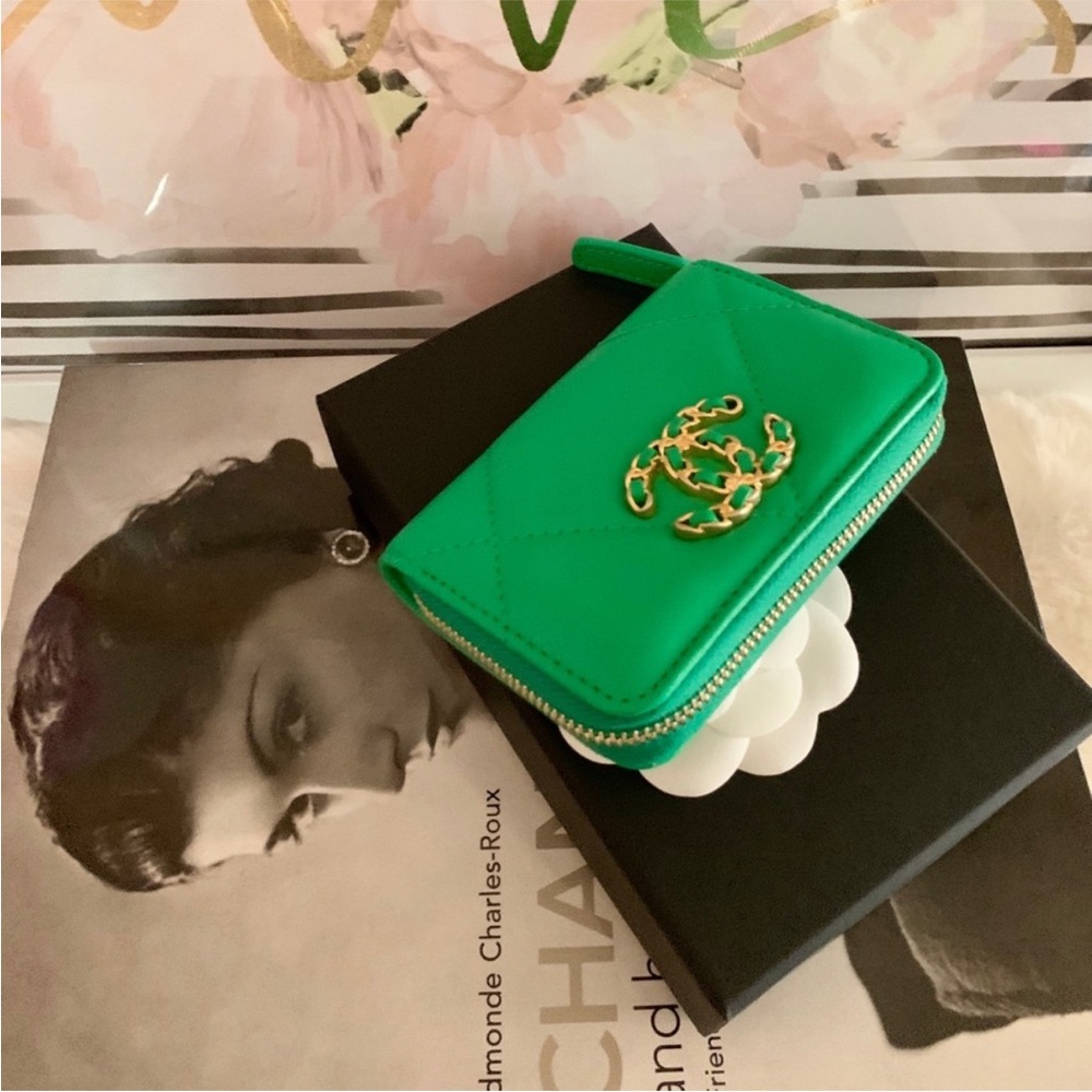 Chanel zipped zipper coin purse/card holder 20S series - Picture 5 of 10